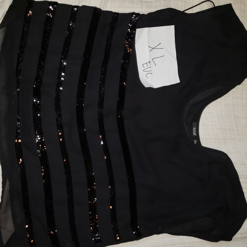 Super cute xlsparkly shirt